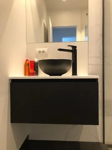 Bloc79/two Lägenhet *